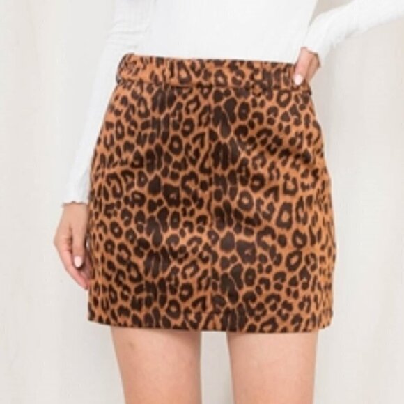Sexy Little Leopard Print Mini Skirt - Picture 6 of 8